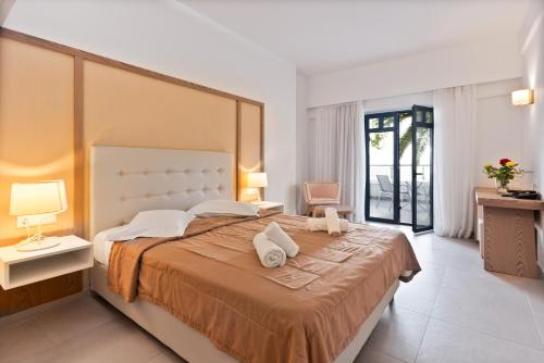 Gallery image of Eva Bay Hotel On The Beach - Adults Only in Adelianos Kampos