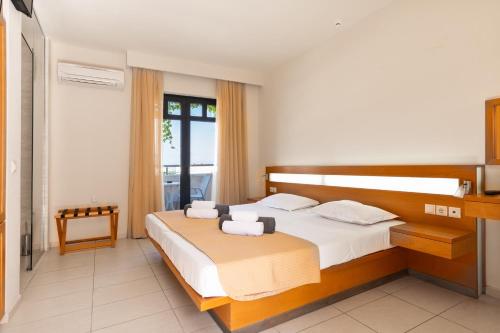 Gallery image of Eva Bay Hotel On The Beach - Adults Only in Adelianos Kampos