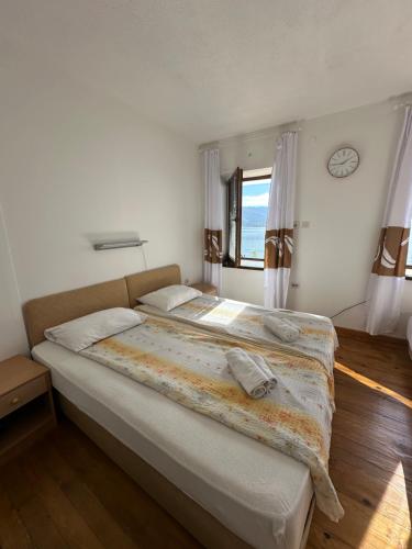 Gulta vai gultas numurā naktsmītnē Savin Apartments