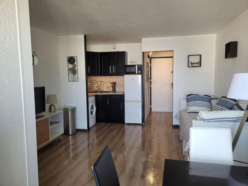 Appartement en résidence avec vue et accès au port