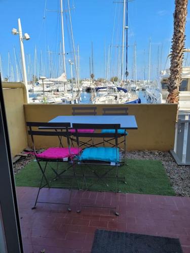 Appartement en résidence avec vue et accès au port