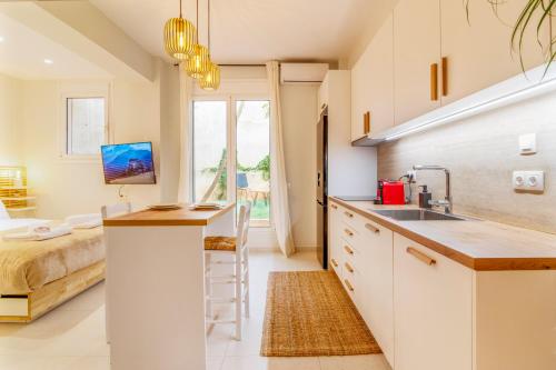 Solonaki Beautiful Studio Apt in the heart of Athens