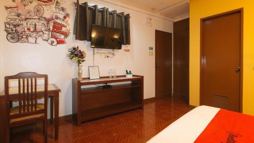 Letto o letti in una camera di RedDoorz at La Casa Guesthouse former RedDoorz at Tamarind Street Angeles City