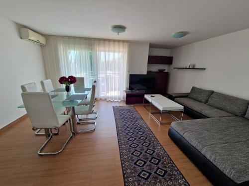 Posezení v ubytování Modern Apartment Kompas