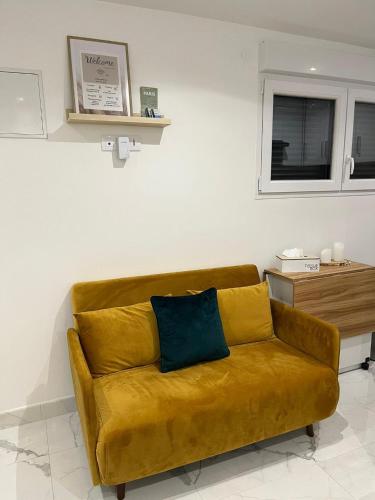 Χώρος καθιστικού στο studio confort aux portes de paris, parking, jardin
