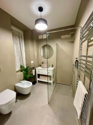 A bathroom at PRIVATEHOUSEINROME