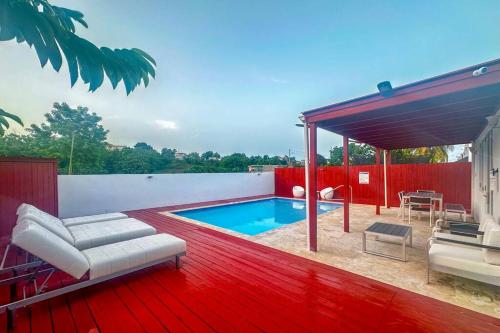 Πισίνα στο ή κοντά στο New Boutique House with Pool near the Beach