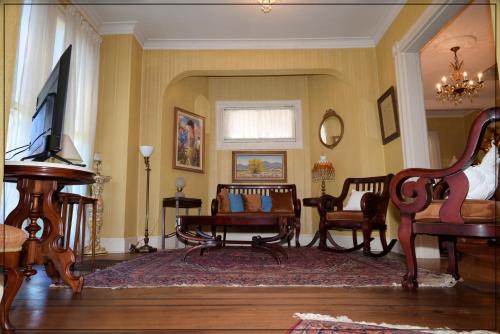 Gallery image of The White House in Plainfield