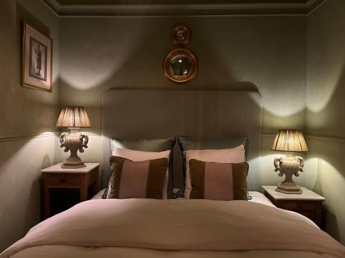 Katil atau katil-katil dalam bilik di Guesthouse Nights by Morpheus
