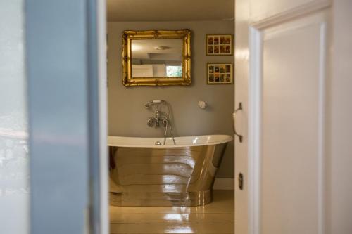 AdAstra Suites photo 80