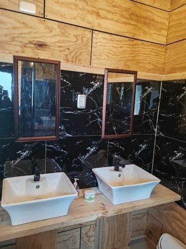 Koupelna v ubytování Cabaña "Sur Patagonico"