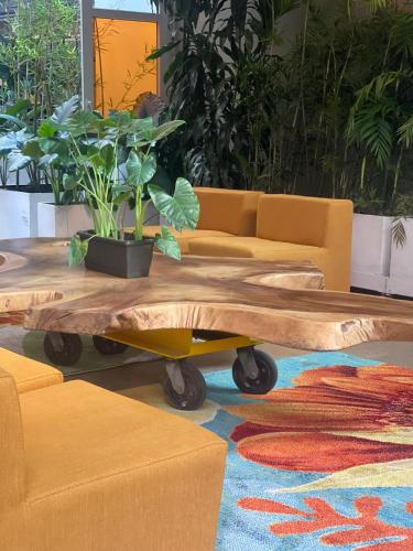Zona de estar de Now Hotel Cali