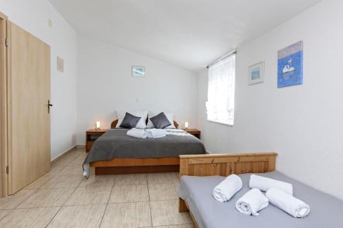 Family-friendly apartments with swimming pool Stupin Celine, Rogoznica - 23257