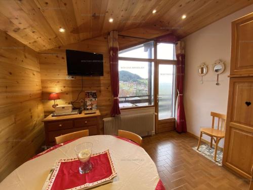 Photo de la galerie de l'établissement Spacieux 2 pièces au Chinaillon pour 5 personnes, balcons - FR-1-458-211, au Grand-Bornand