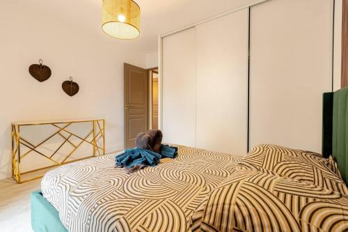 Le Cosy Bernard , Parking, Piscine, Netflixにあるベッド