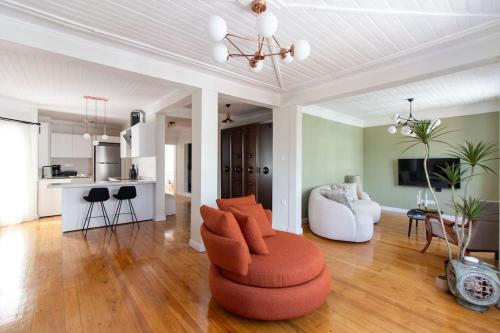 Historic 2BR Gem in Downtown Sisli AC in All Rooms