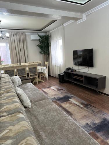 TV a/nebo společenská místnost v ubytování Di house