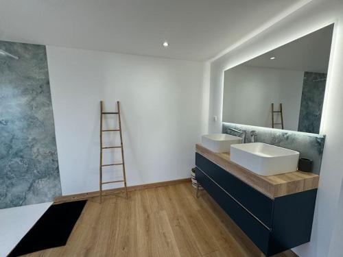 Koupelna v ubytování Les Confiseries, appartement 2 pièces et terrasse