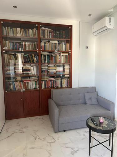 Cozy apartment in lycabettus hills
