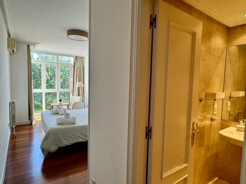 Ένα μπάνιο στο Apartamento PioXII Center