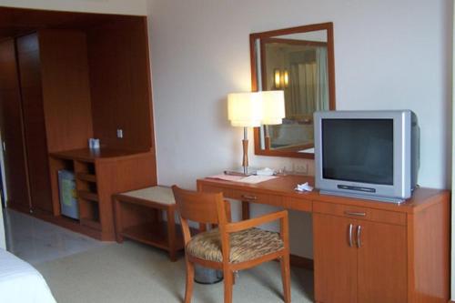 Μια τηλεόραση ή/και κέντρο ψυχαγωγίας στο Grand Mandarin Betong Hotel