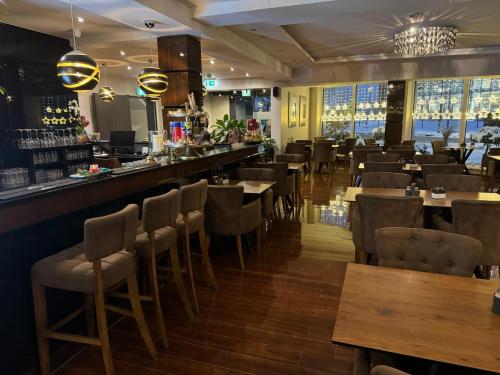Lounge nebo bar v ubytování Hotel Starton am Ingolstadt Village