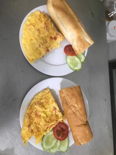 ホテルの敷地内または近くでの食事または食べ物