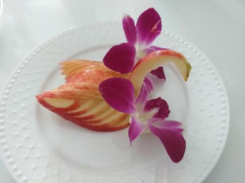 Makanan di atau berdekatan hotel