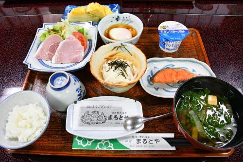 Mad på ryokanen eller i nærheden