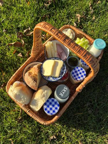 Imagen de la galería de Niebieski Domek nad jeziorem Mazurskie klimaty, en Pogubie Tylne