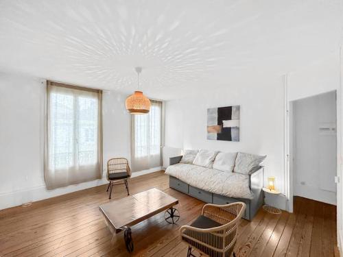 Posezení v ubytování Le Refuge Châlonnais - City Centre, Wifi, Parking