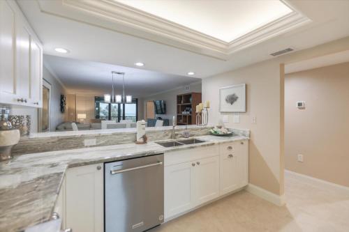 Kuchyň nebo kuchyňský kout v ubytování Compass Point 181