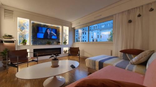 Luxurious and Glamorous Apartment