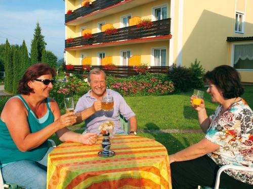 Galeriebild der Unterkunft Pension Unterburg in Sankt Kanzian am Klopeiner See