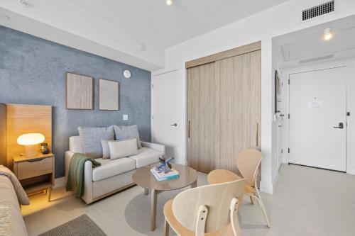 On 47th Floor! Apartment With Top Amenities photo 4