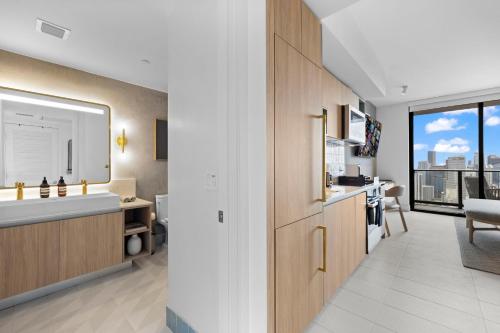 On 47th Floor! Apartment With Top Amenities photo 28