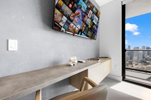 On 47th Floor! Apartment With Top Amenities photo 30