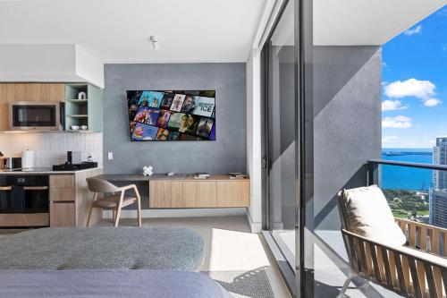Η κουζίνα ή μικρή κουζίνα στο On 47th Floor! Apartment With Top Amenities