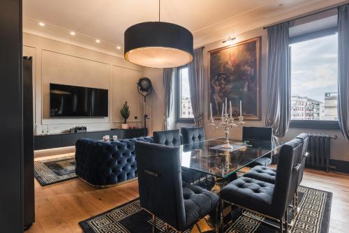Mega Royal Suite