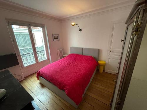 Charming and bright flat in a very convenient area