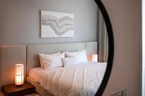 Foto dalla galleria di Luxury 3BD study in Missoni with private elevator a Dubai