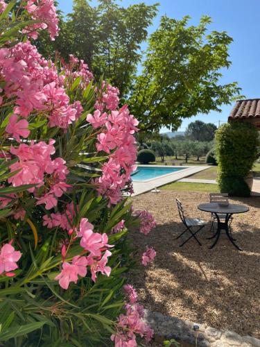 Photo de la galerie de l'établissement La bastide le Jucamas, à Saint-Saturnin-lès-Apt