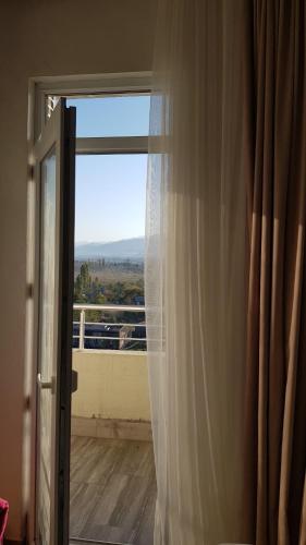 Balkón nebo terasa v ubytování Apartment in Kobuleti with mountain view