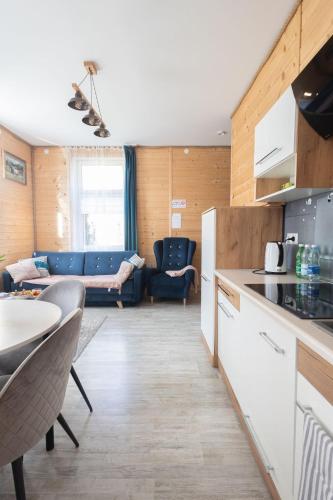 Η κουζίνα ή μικρή κουζίνα στο Apartamenty pod Kicarzem