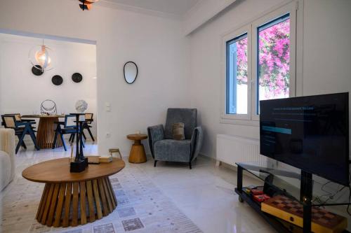 Seclusion, Privacy and 2 bedroom Luxury in Glyfada