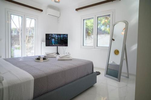 Seclusion, Privacy and 2 bedroom Luxury in Glyfada