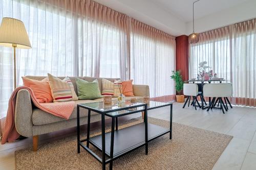 Chic Centric 1BR Apt, King Bed