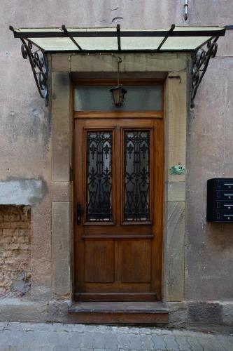 Η πρόσοψη ή η είσοδος του Cosy studio au centre d'Obernai