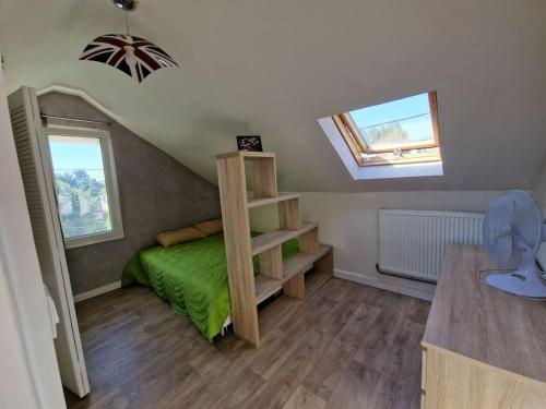 En eller flere senge i et værelse på Home NEAR Paris 12minbb