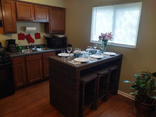 Η κουζίνα ή μικρή κουζίνα στο Short North/OSU Pet Friendly!